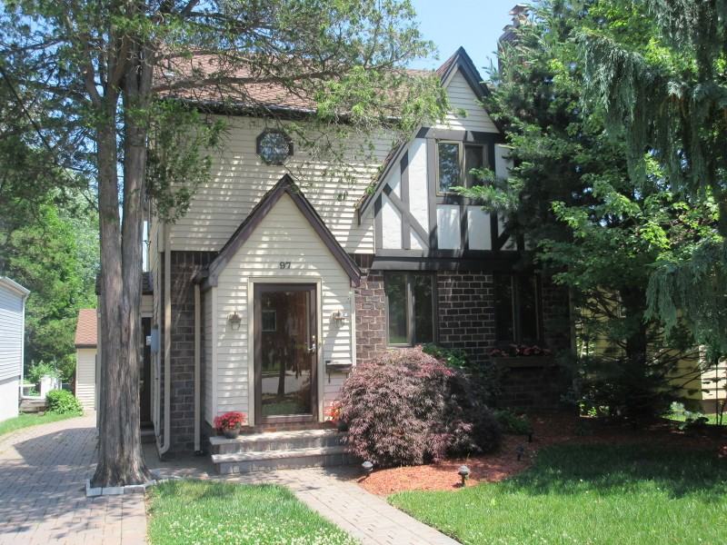 97 Merrill Rd - Photo 2 of 25