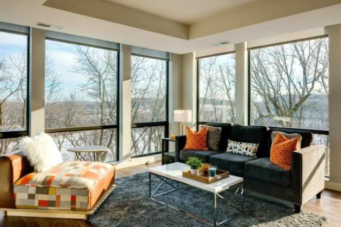 501 Carlson Pkwy - Photo 3 of 10