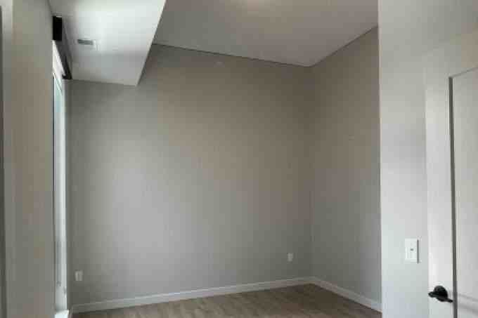 270 Hennepin Ave - Photo 2 of 10