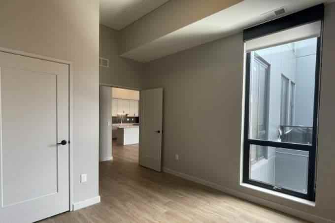 270 Hennepin Ave - Photo 3 of 10