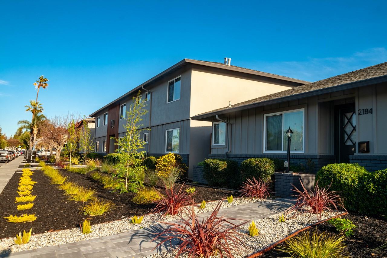 Royal Drive - Photo 3 of 21