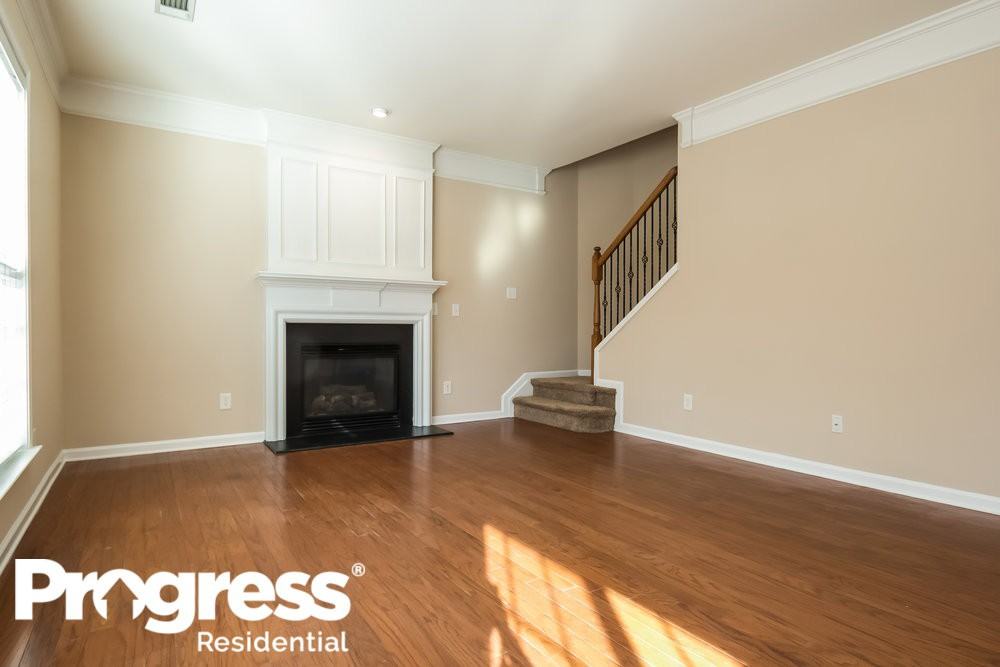 946 Idlewood Dr - Photo 3 of 17