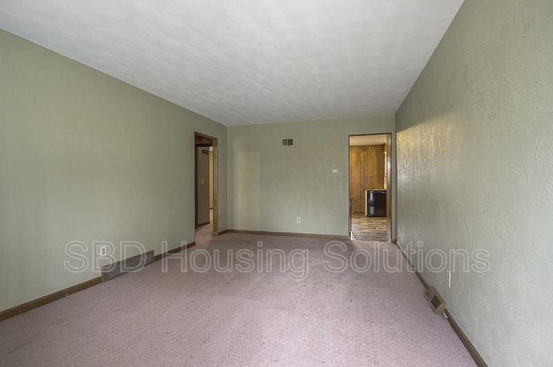 9519 E 18th St S - Photo 3 of 14