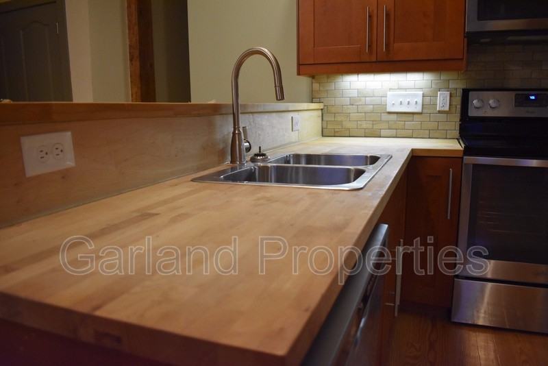 113 Norfolk Ave Sw #1 - Photo 3 of 17