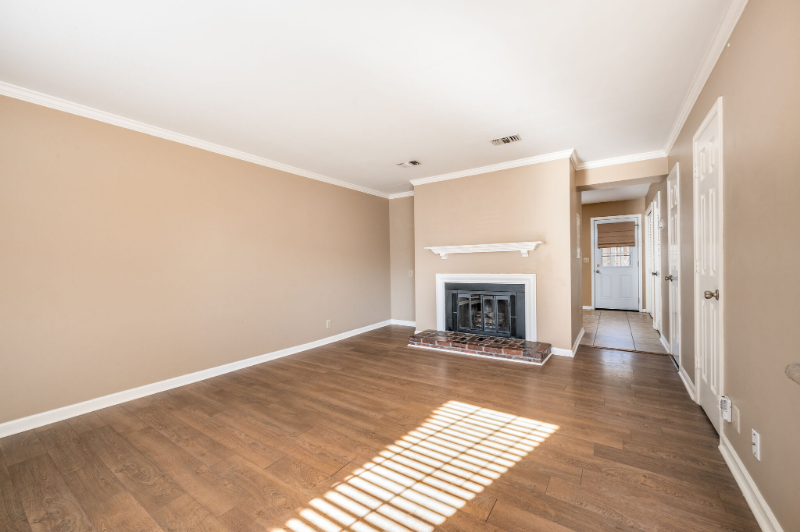 102 Academy Sq - Photo 7 of 29