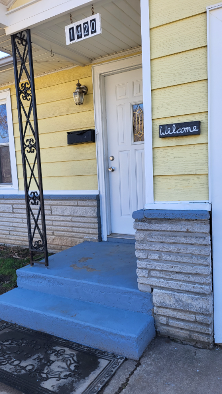 1420 W Poplar St - Photo 3 of 30