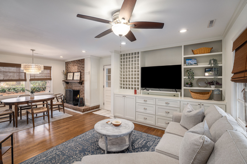 826 Symmes Dr - Photo 2 of 26