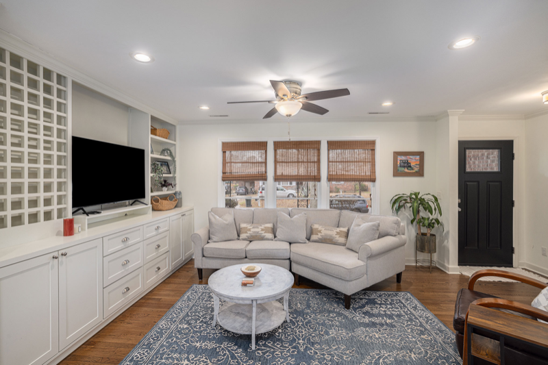 826 Symmes Dr - Photo 3 of 26