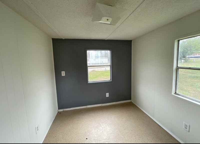 104 Amanda Dr - Photo 2 of 8