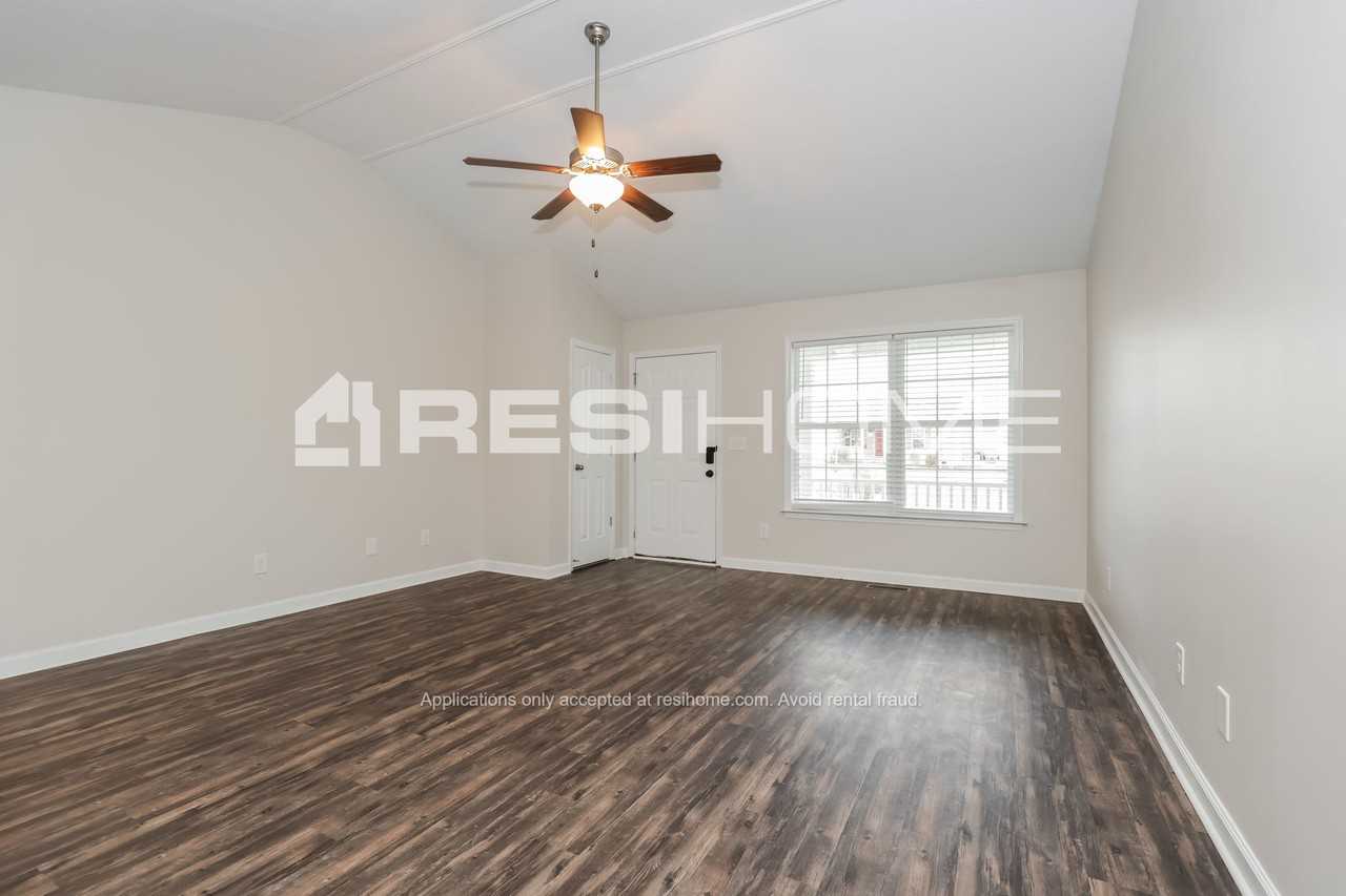 1830 Lakin Ln - Photo 3 of 18