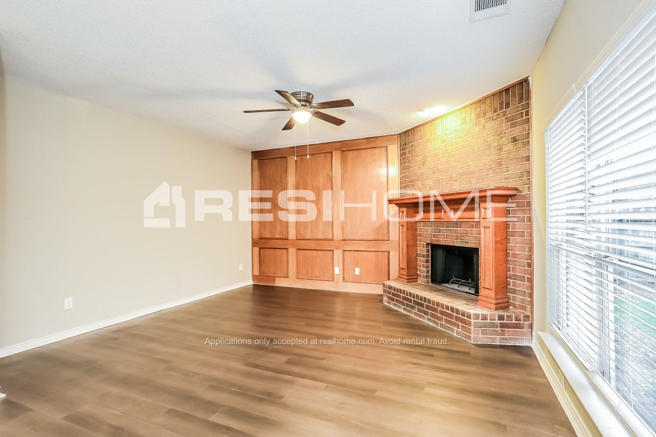 7605 Beverly Dr - Photo 3 of 19