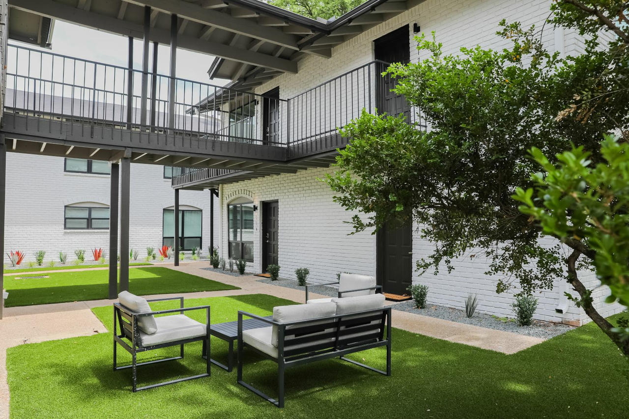 The Highland - Photo 3 of 31