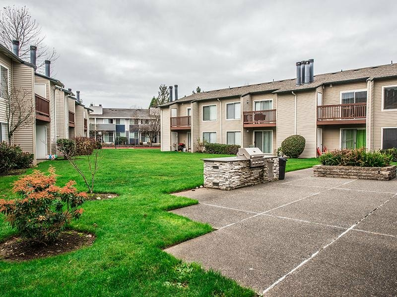 Pointe East Apartments - Photo 6 of 8