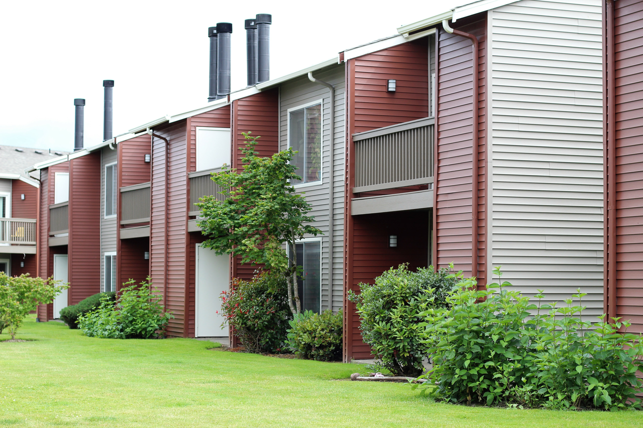 Pointe East Apartments - Photo 7 of 8