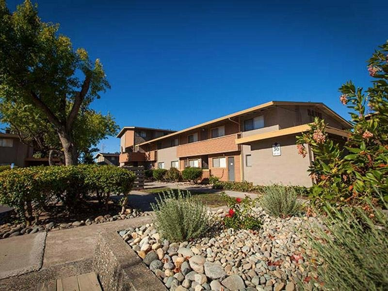 The Eleven Hundred Apartments - Photo 3 of 19