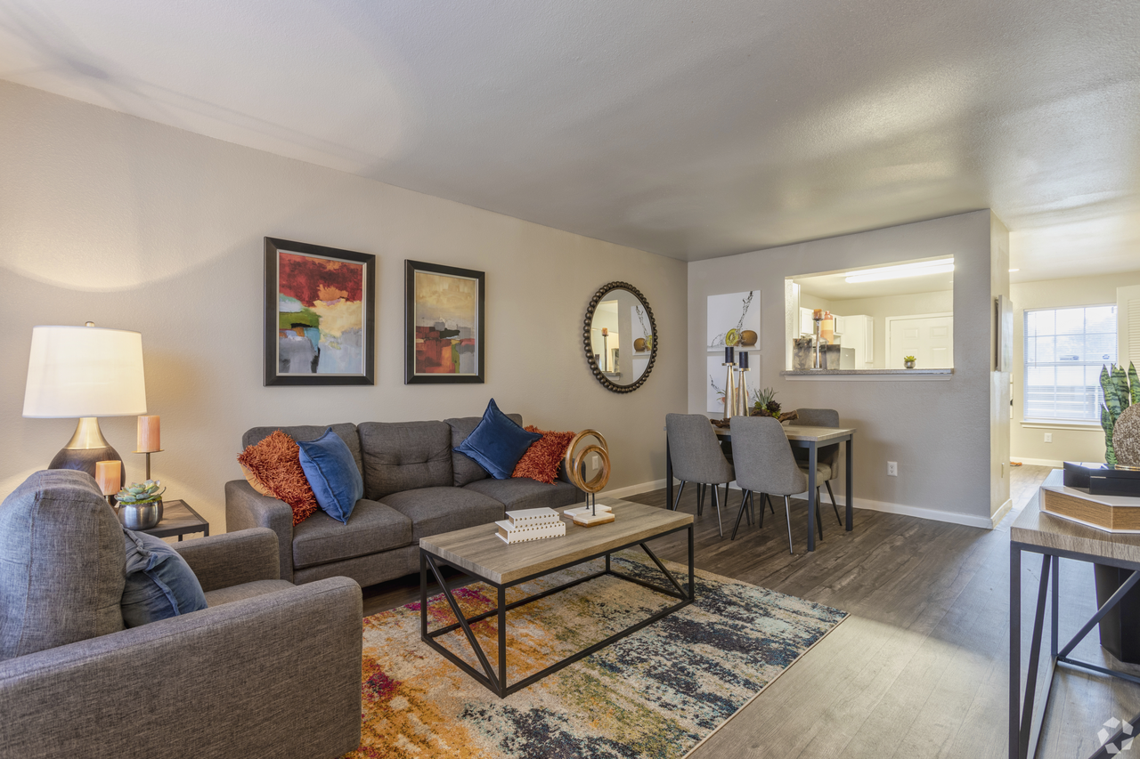 The Greens at Hickory Trails - Photo 4 of 14