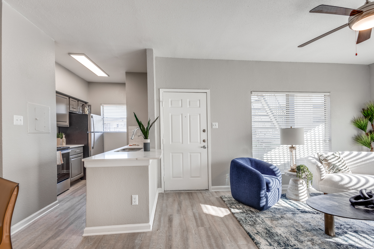 The Pearce on the Lake Apartments 900 Henderson Ave, ster, TX