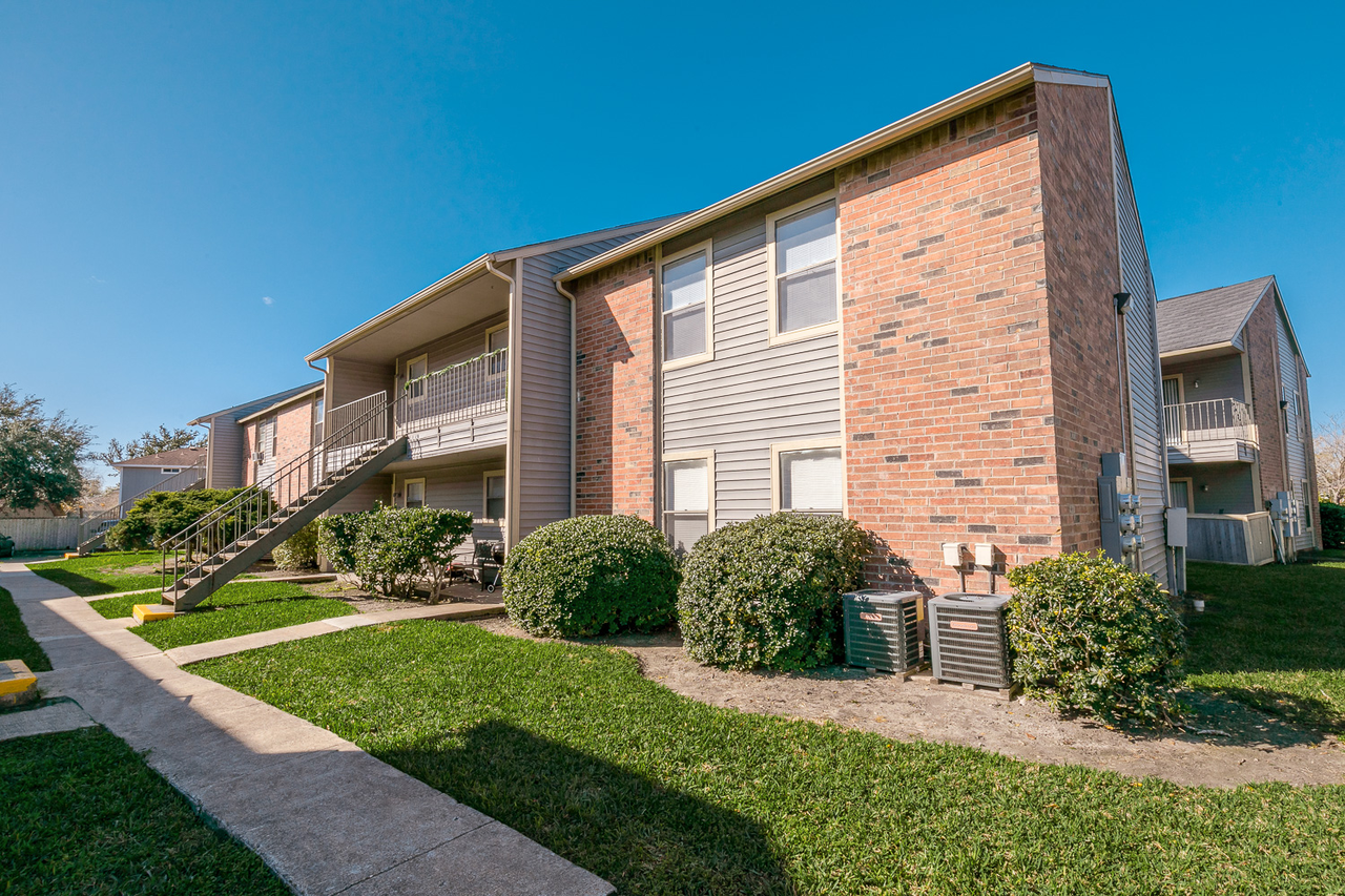 6947 Everhart - Photo 2 of 50