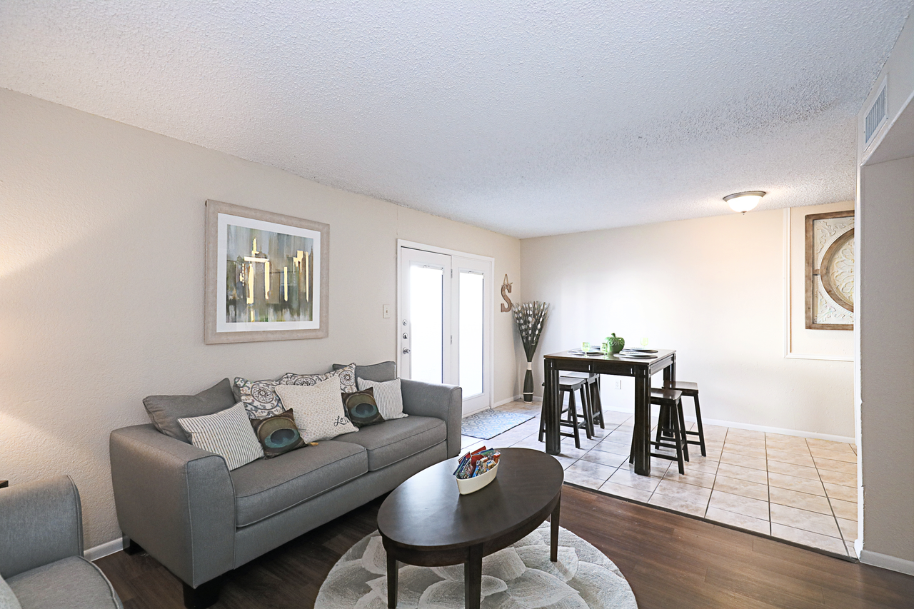 Glen Willows Apartments - Photo 3 of 37