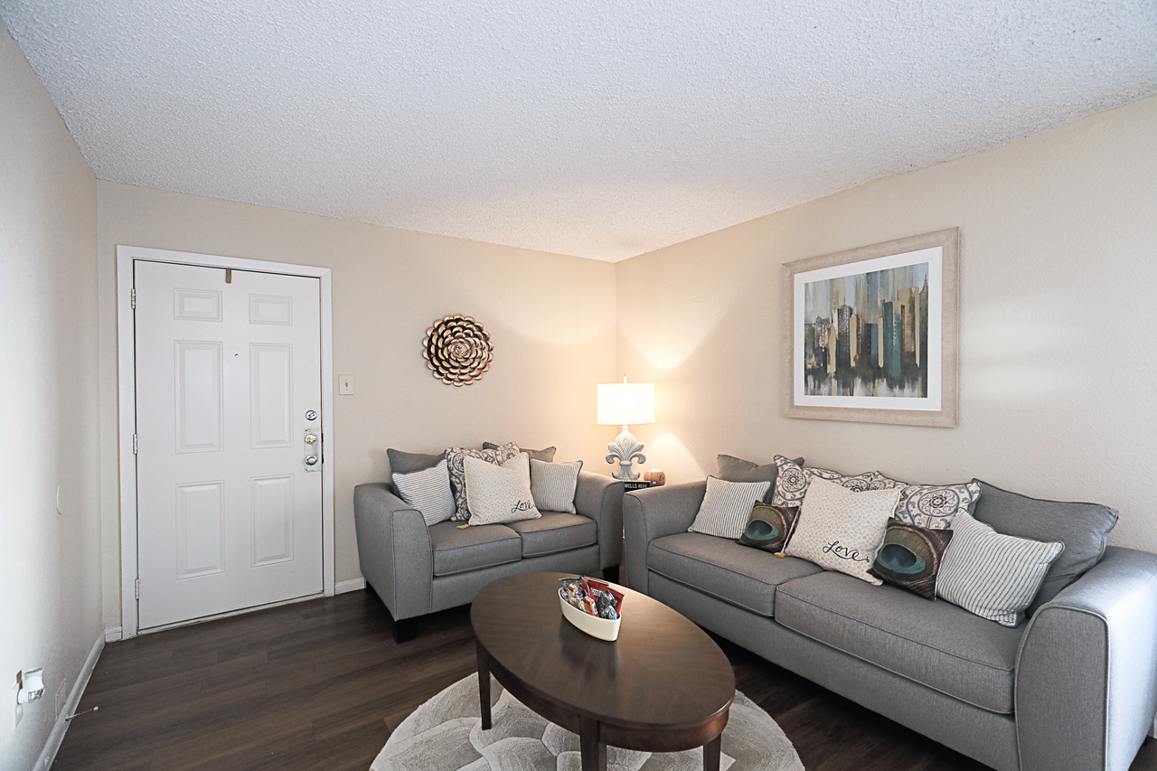 Glen Willows Apartments - Photo 7 of 37