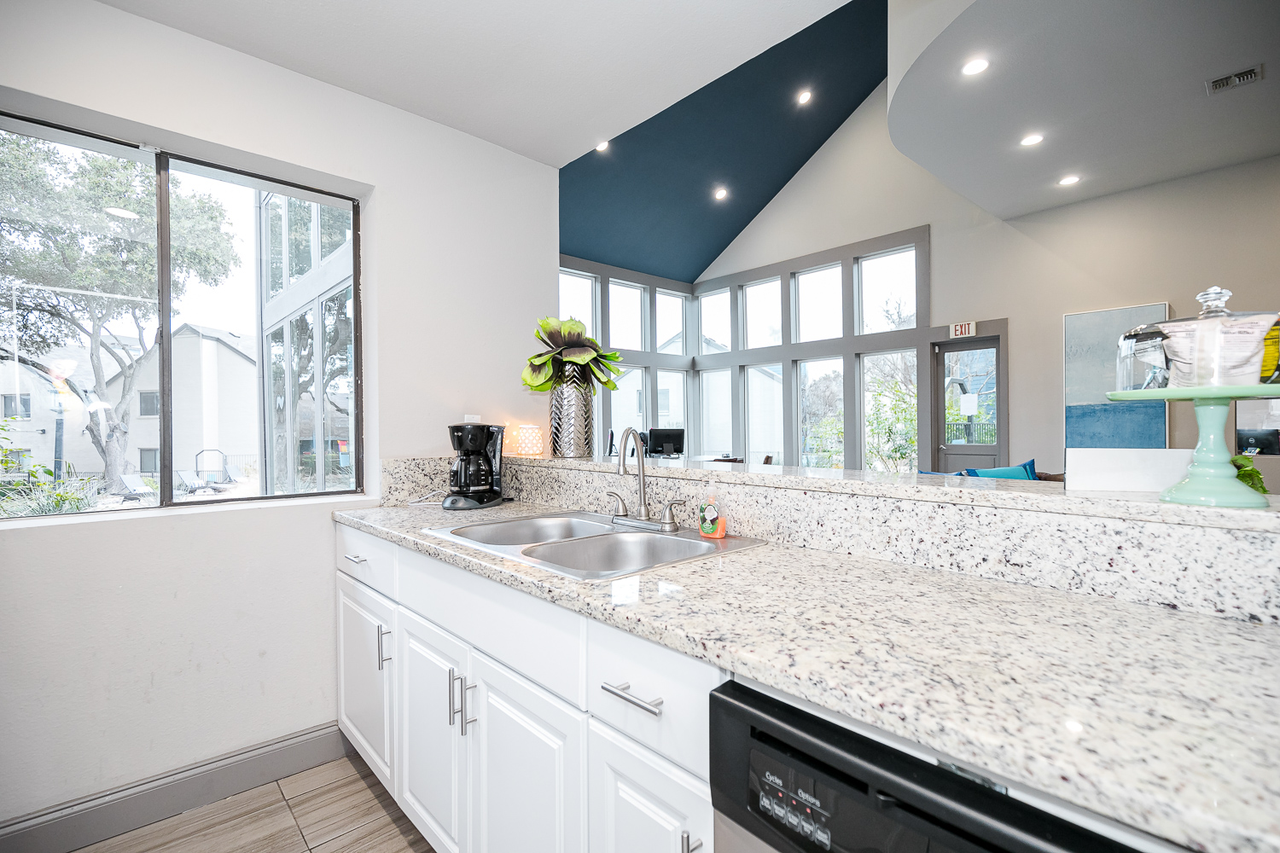 Indigo Apartments - Photo 4 of 50