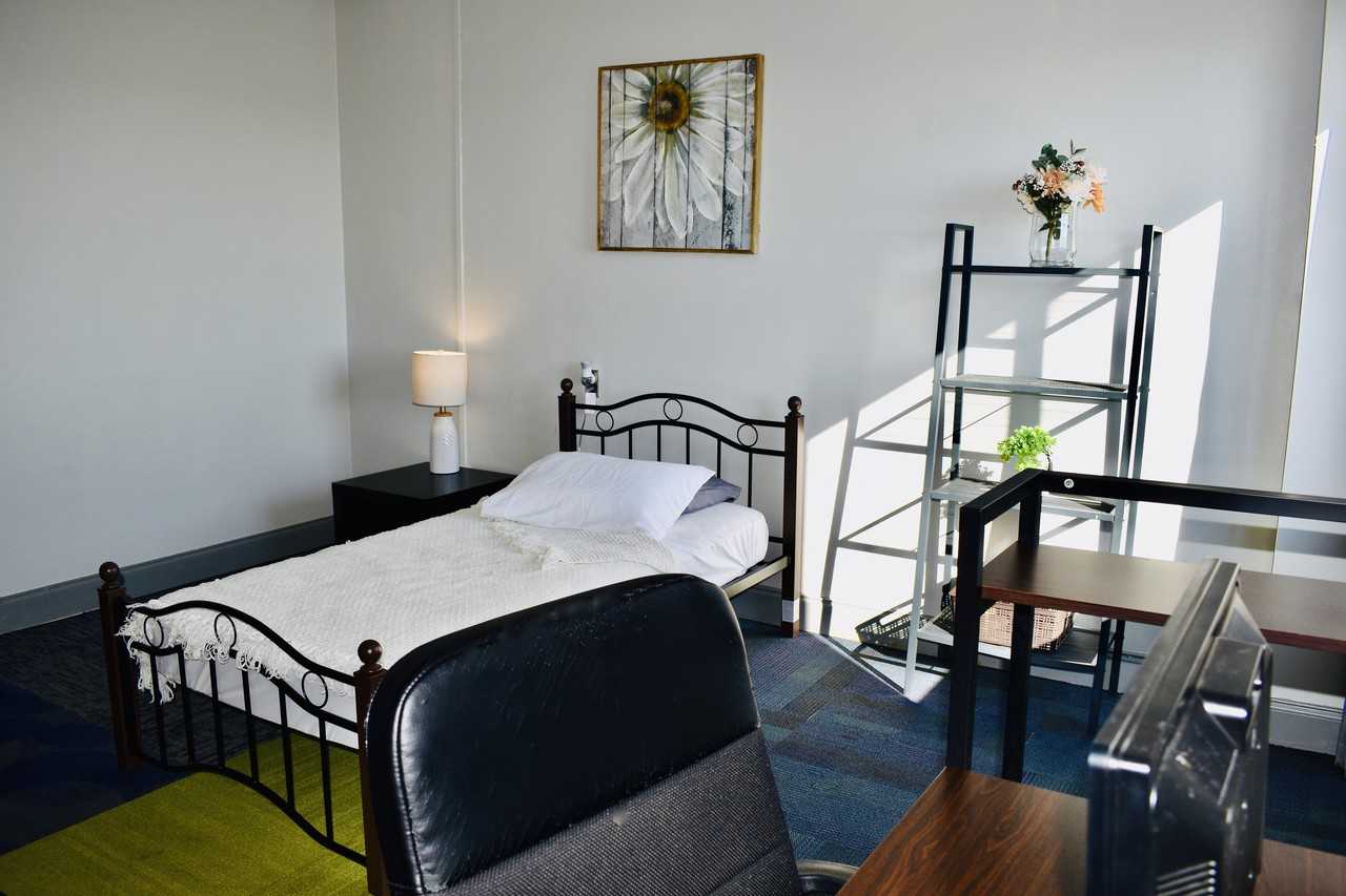 Two Seventy-Four - Photo 2 of 16