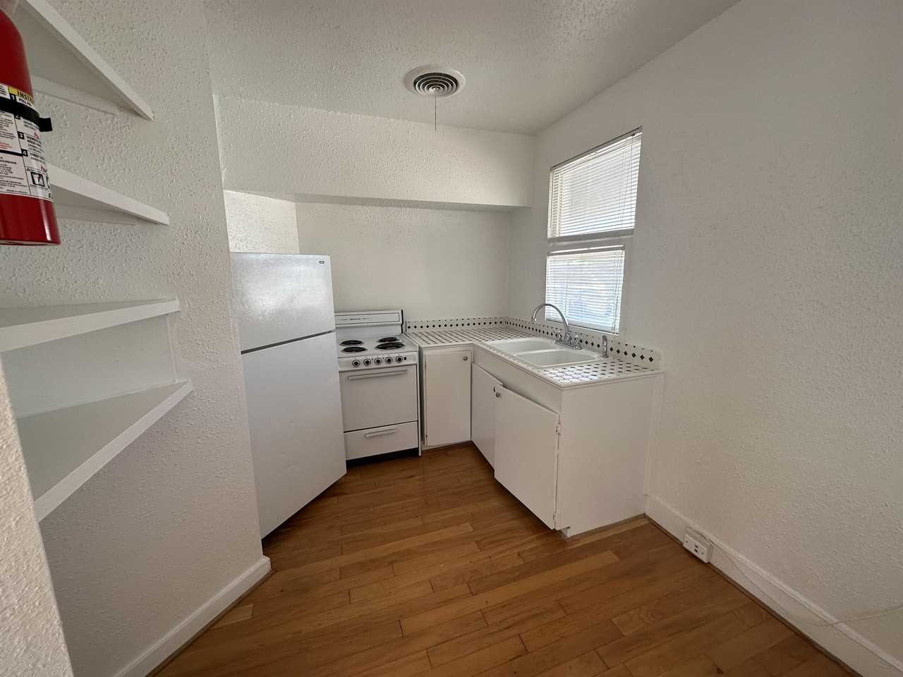 1601 Francis St #C - Photo 6 of 8