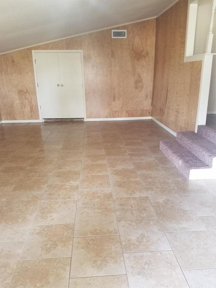 1517 Se 47th Pl #1 - Photo 4 of 10