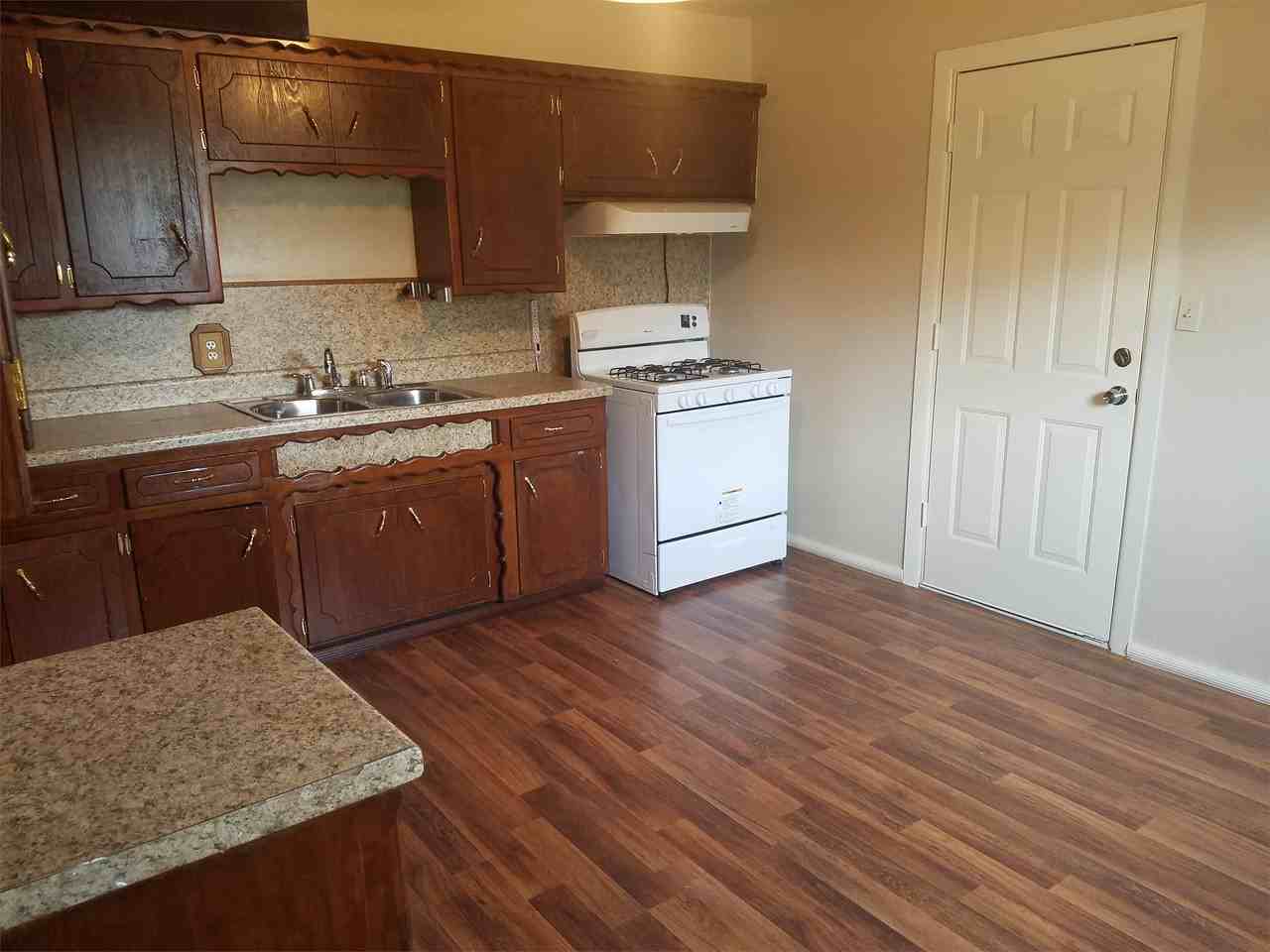 1517 Se 47th Pl #1 - Photo 5 of 10