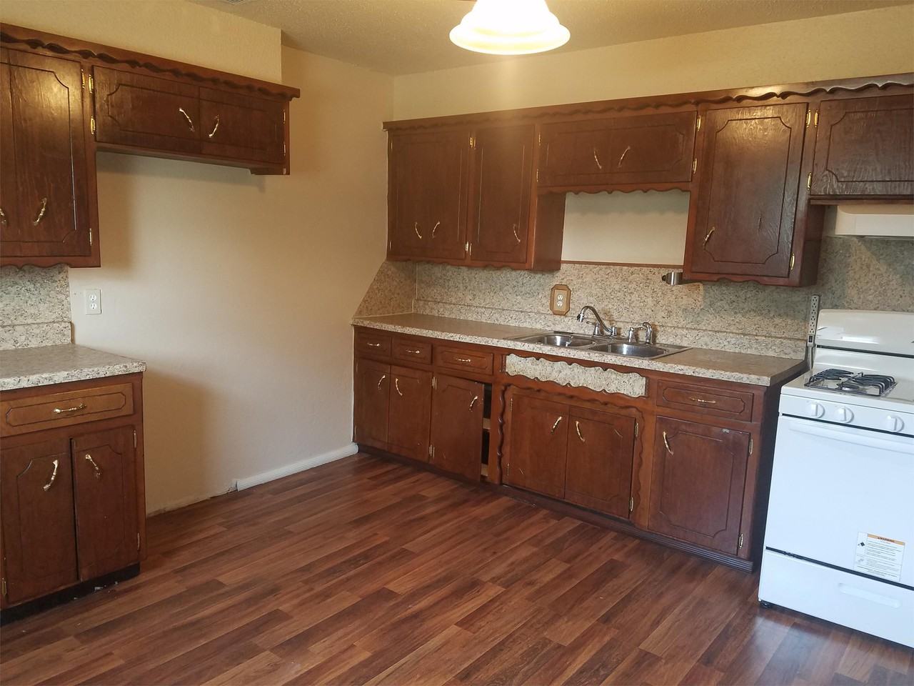 1517 Se 47th Pl #1 - Photo 6 of 10