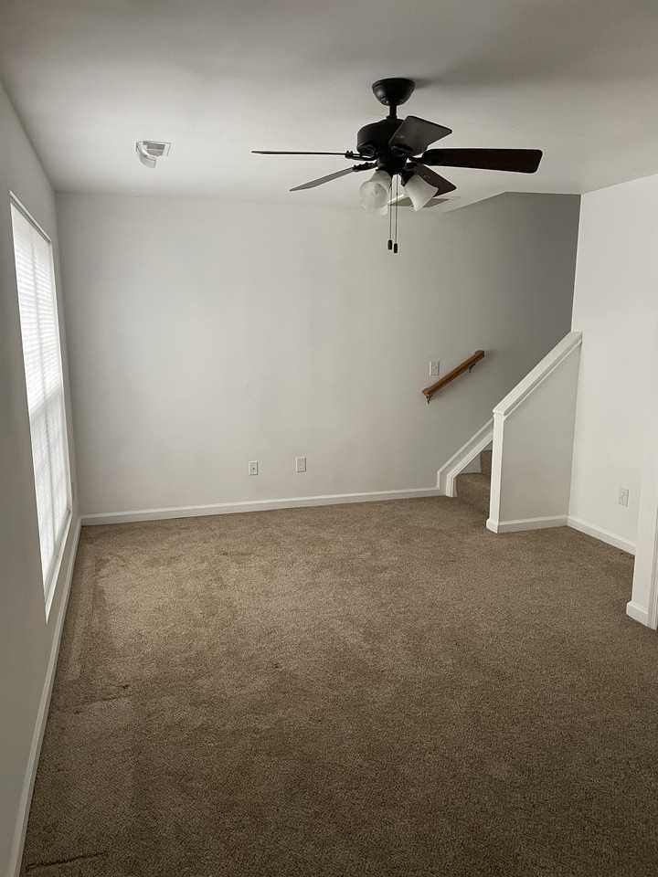 115 Hartford Ct #1 - Photo 2 of 18