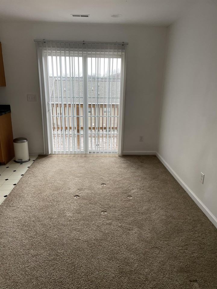 115 Hartford Ct #1 - Photo 5 of 18