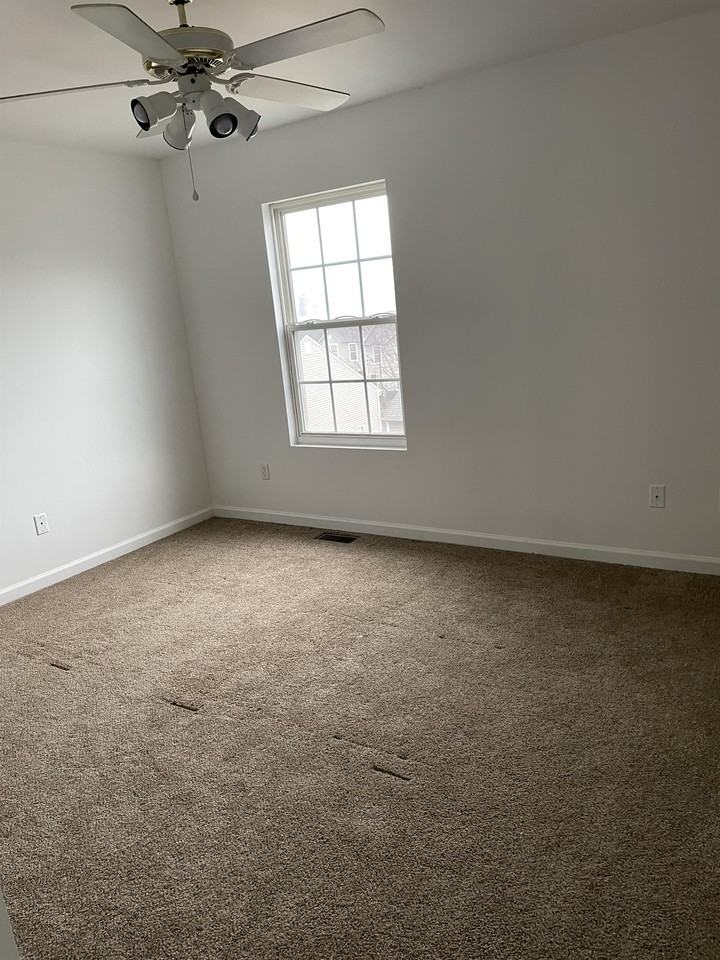 115 Hartford Ct #1 - Photo 7 of 18