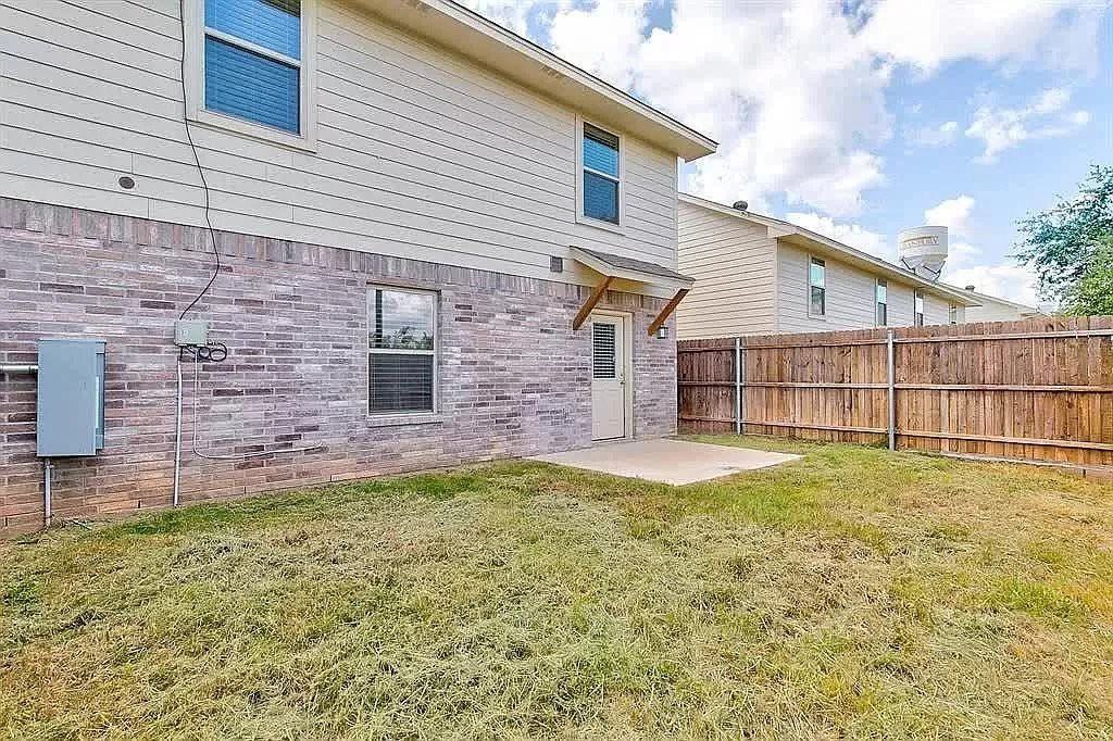 3108 Weave Ct #1 - Photo 5 of 10