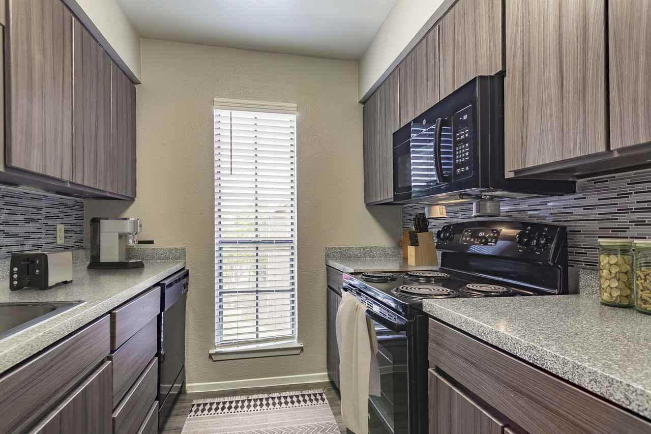 z-042023-Castlewinds - Photo 2 of 20