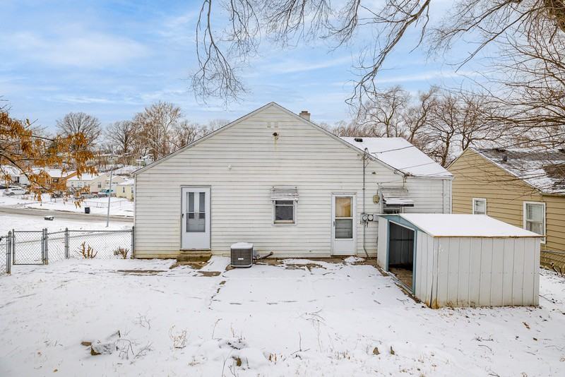 6905 N 33rd St #1 - Photo 3 of 50