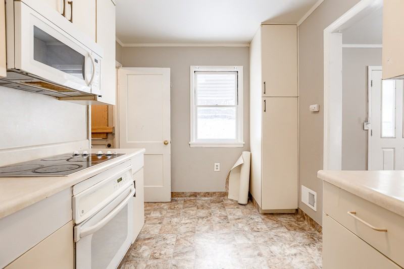 6905 N 33rd St #1 - Photo 7 of 50