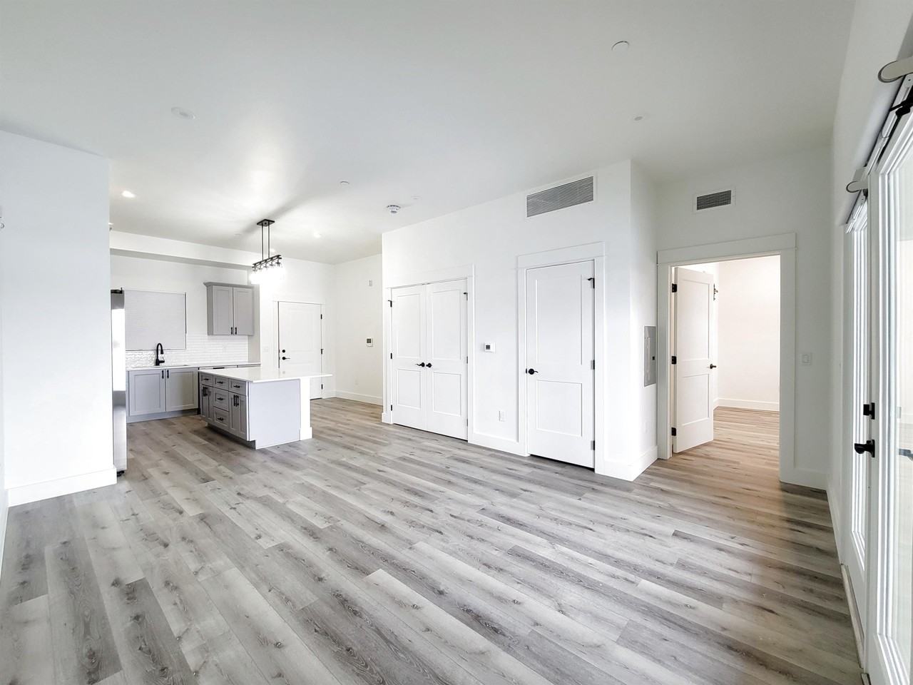 1704 W Lincoln St Apt 5a #5A - Photo 3 of 14