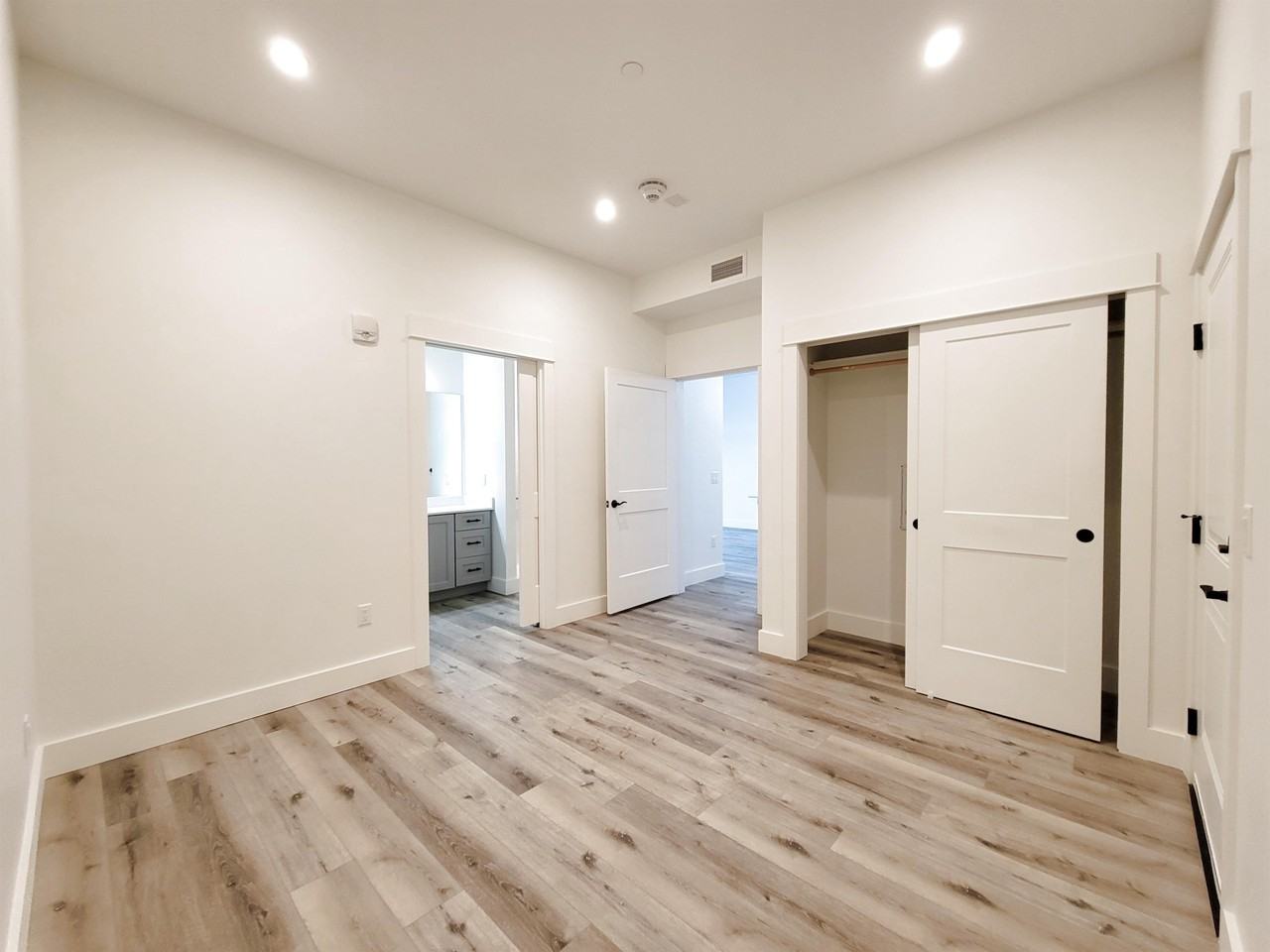 1704 W Lincoln St Apt 5a #5A - Photo 4 of 14