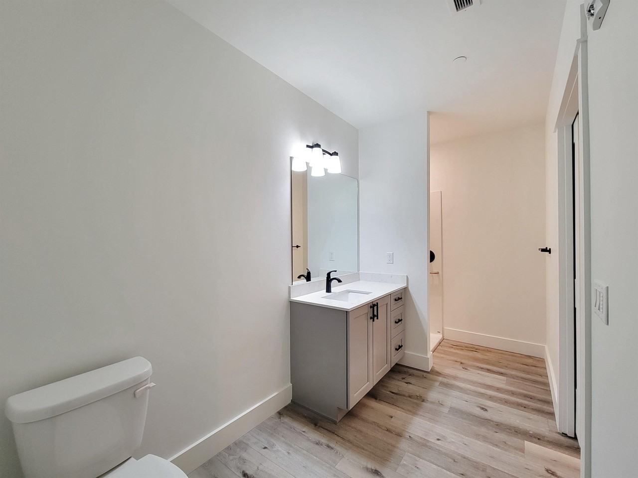 1704 W Lincoln St Apt 5a #5A - Photo 5 of 14