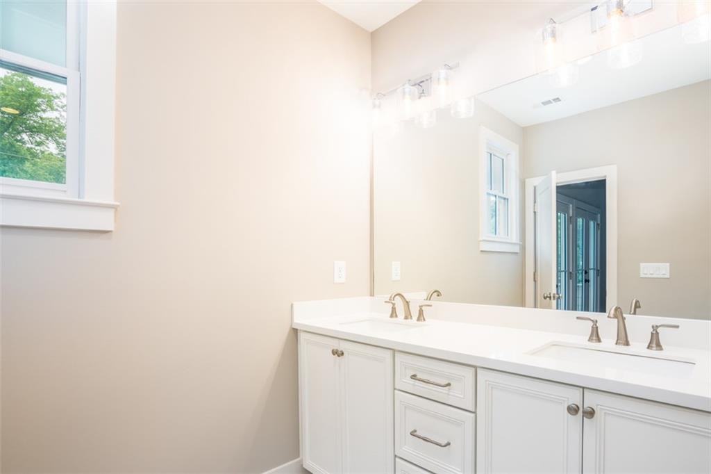 146 1st Ave Nw #0 - Photo 3 of 11