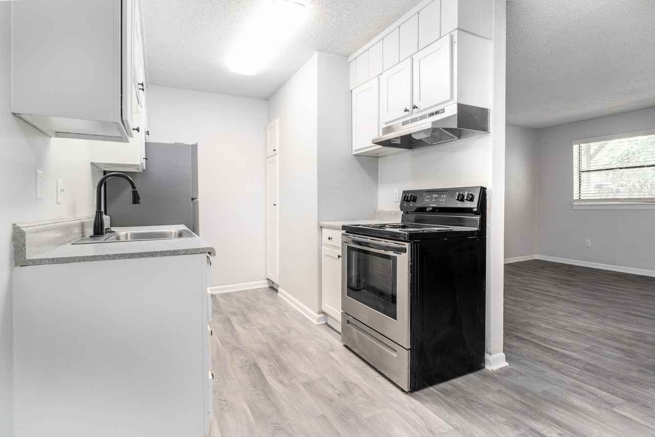 Edgewater Village Apartments - Photo 2 of 48