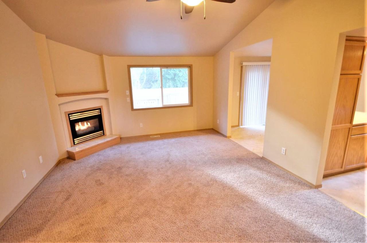 6116 206th St Ne - Photo 2 of 11