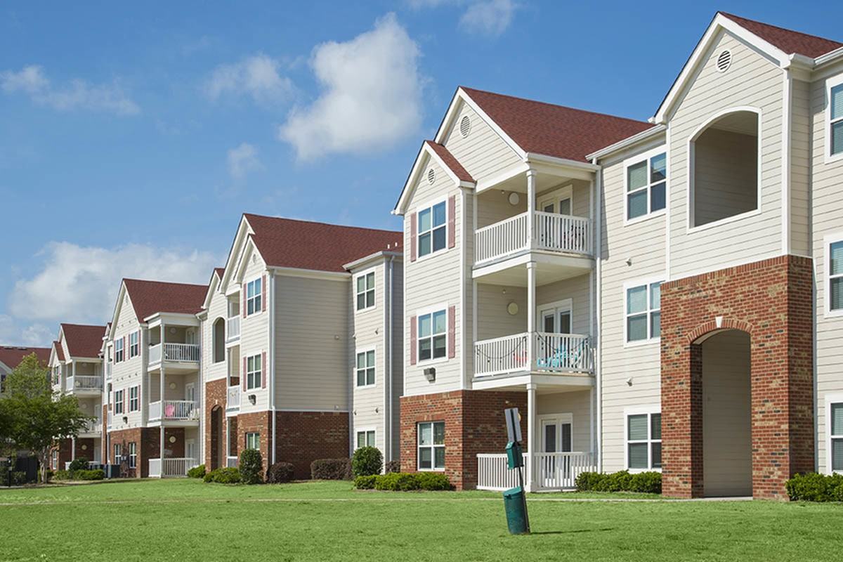 Aspire 349 - Photo 2 of 50