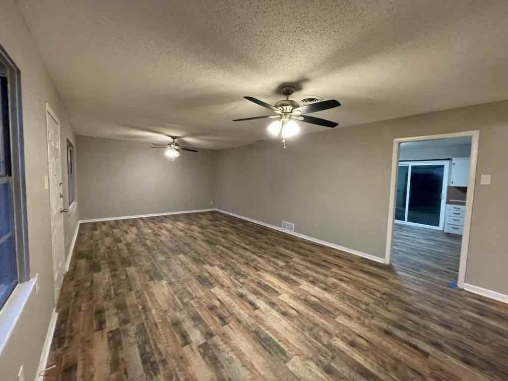 1005 S 19th St - Photo 6 of 35