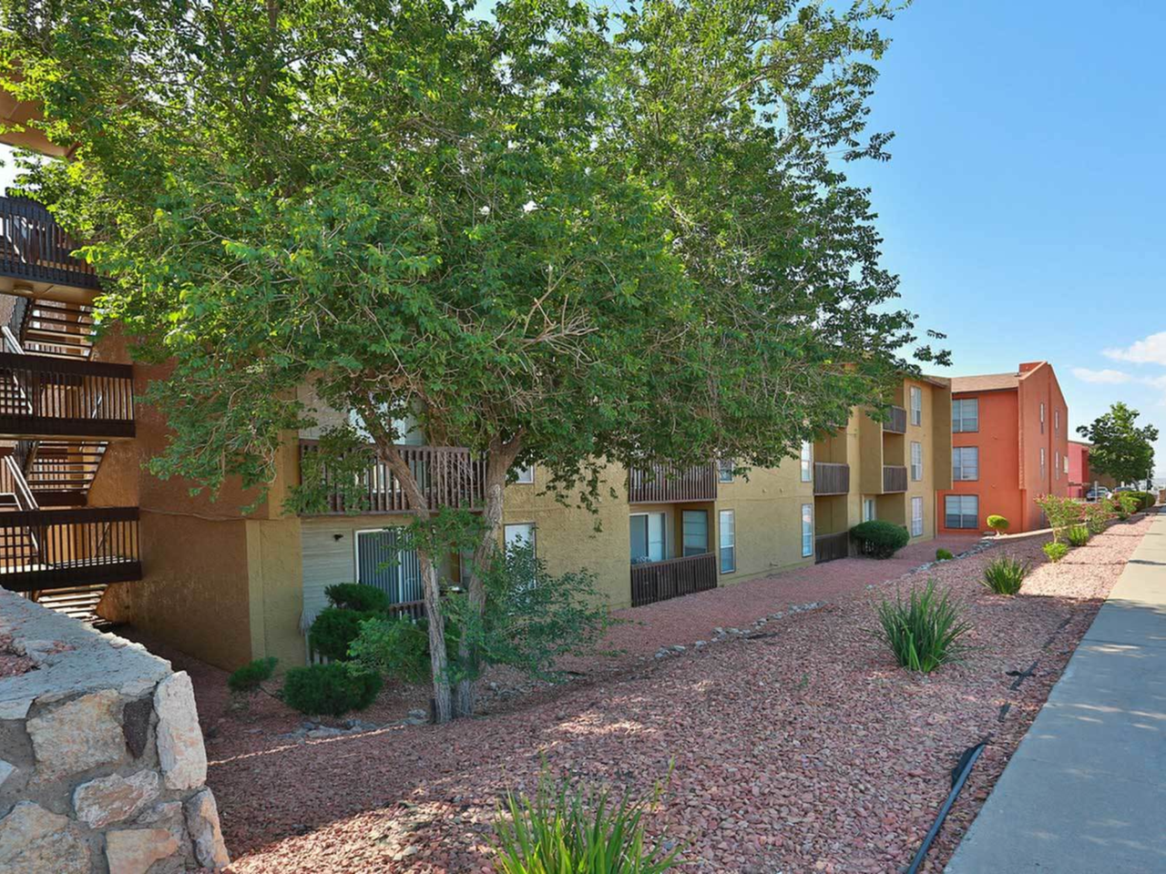 Luna Verde Apartments - Photo 2 of 39