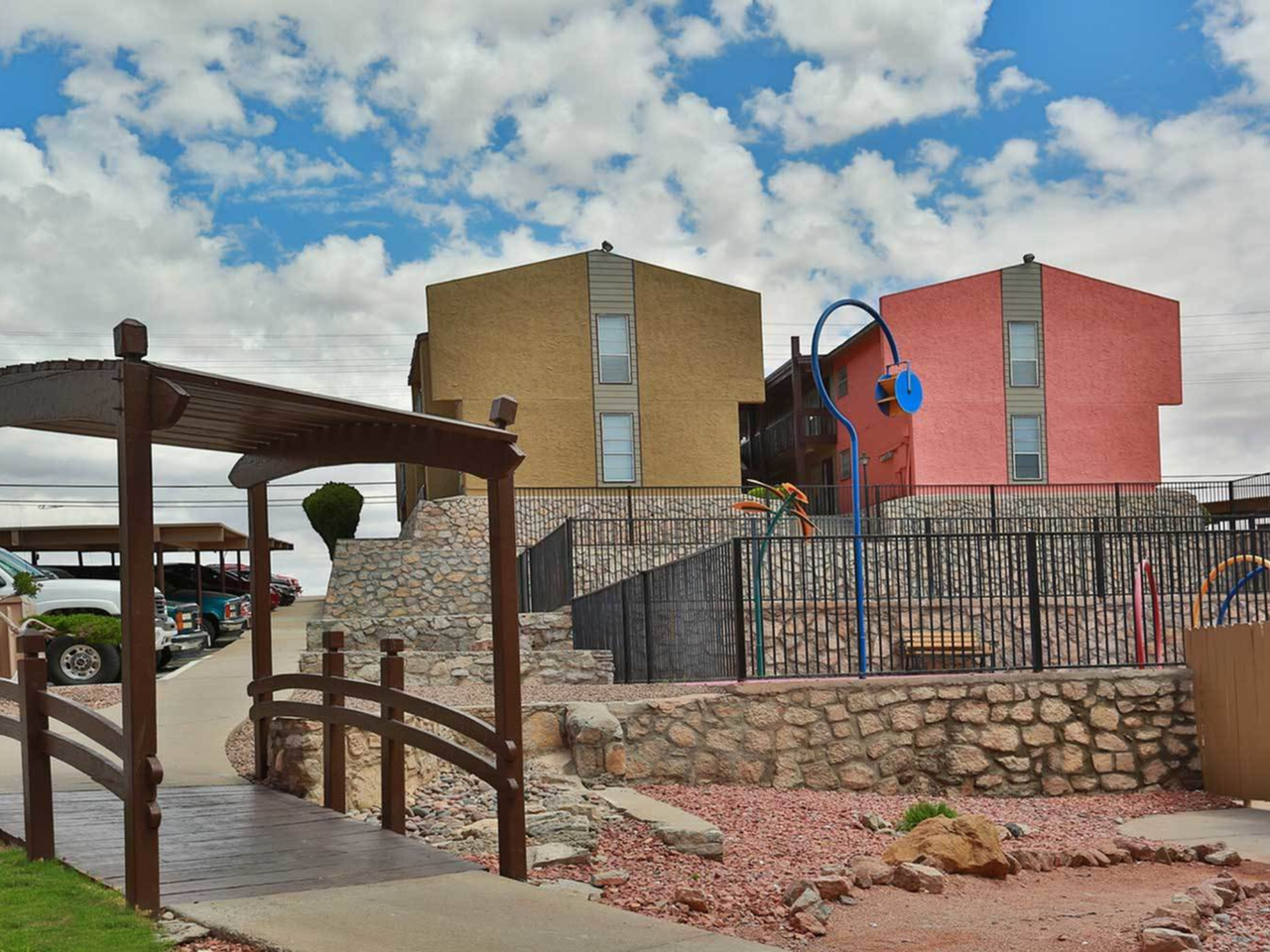 Luna Verde Apartments - Photo 7 of 39