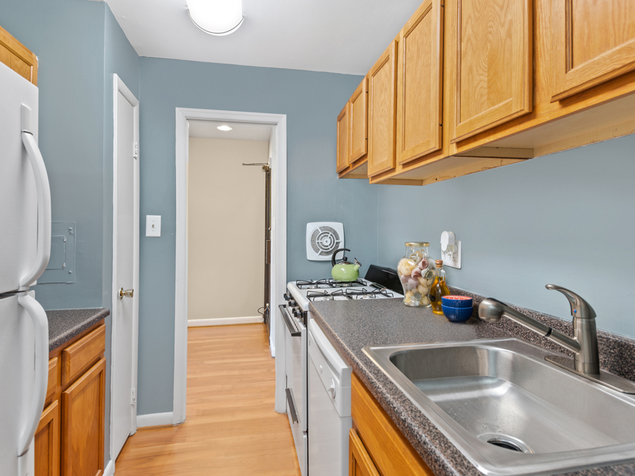 Lerner Surrey Square Apartments 6024 Surrey Square Ln, Suitland, MD