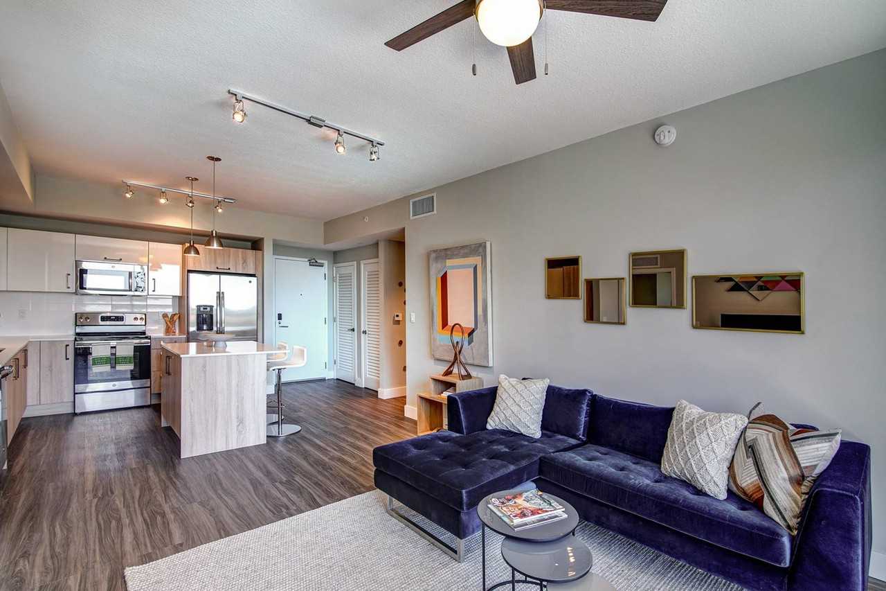 Motion at Dadeland Apartments 8400 S Dixie Hwy, Glenvar Heights, FL