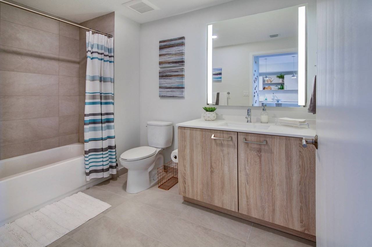 Motion at Dadeland Apartments 8400 S Dixie Hwy, Glenvar Heights, FL